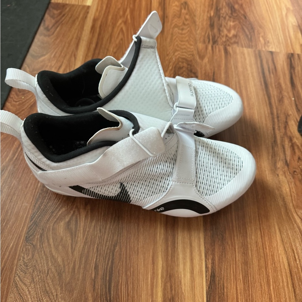 White Nike superrep cycling shoes women’s size 8.5